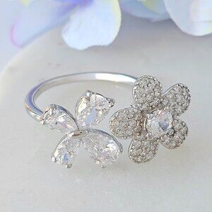 Spinning Flower Ring - Fidget Spinner Style Ring Charmed Aroma